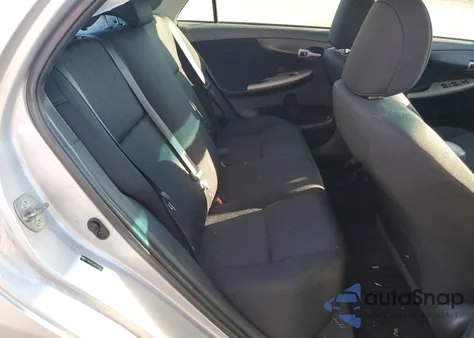 2010 Toyota Corolla Base z USA, uszkodzony, nr VIN 2T1BU4EE2AC285803